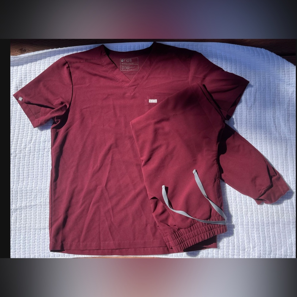 Men’s Figs maroon set LARGE